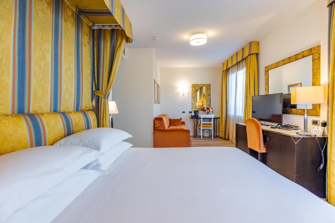 Fh55 Grand Hotel Mediterraneo Firenze Bagian luar foto